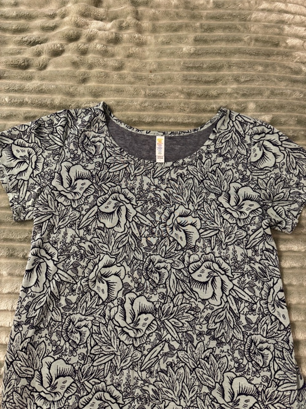 LuLaRoe Short Sleeve Floral Crew Tee in mint green